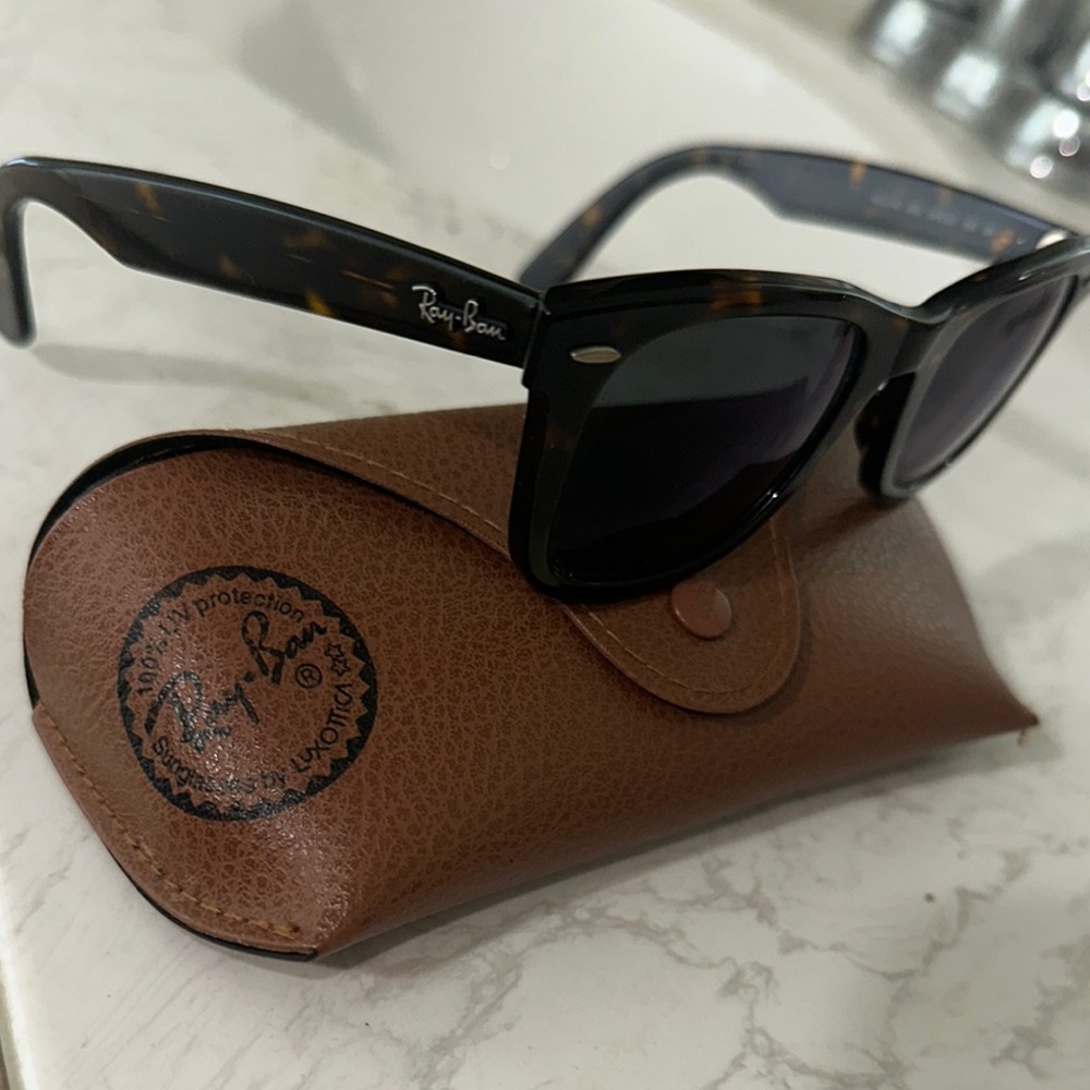 Ray-Ban Black Sunglasses